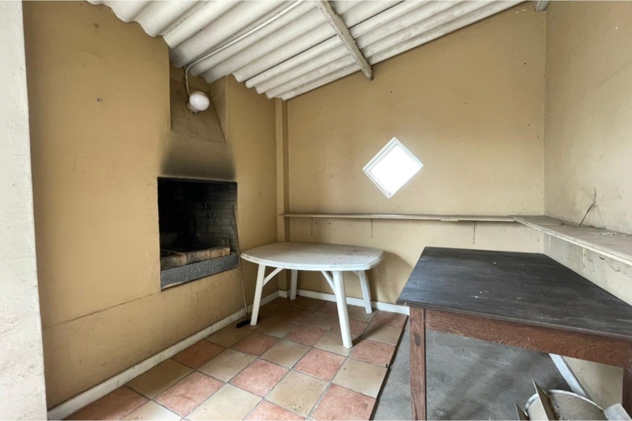 5 Bedroom Property for Sale in Stompneus Bay Western Cape